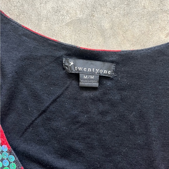 🪩 Multicolor/Graphic Sequin Tank Top 🪩 - Picture 5 of 9